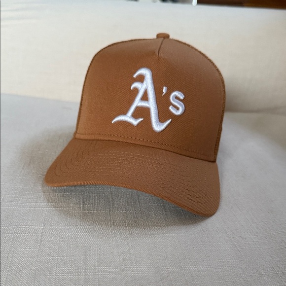 New Era Oakland A’s A-Frame Trucker SnapBack Hat - Picture 2 of 8